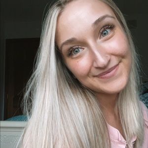 Meet your Posher, Danica